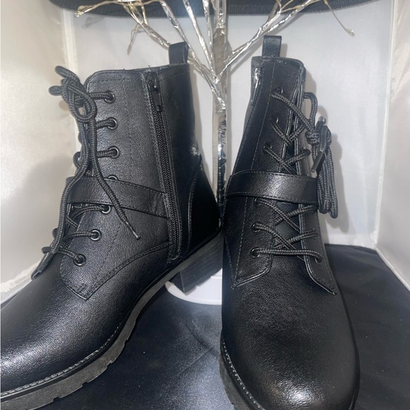 SOUL Naturalizer Moto Boot. EUC - Picture 2 of 6